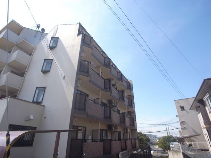 兵庫県神戸市西区伊川谷町有瀬 5階建