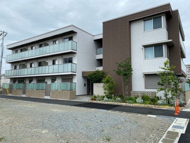 兵庫県姫路市阿保 3階建 築3年4ヶ月