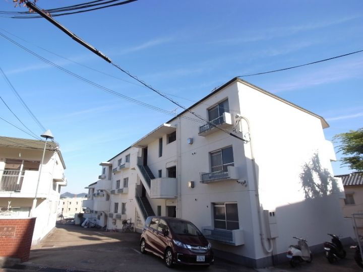 兵庫県神戸市垂水区高丸４丁目 4階建 築44年7ヶ月