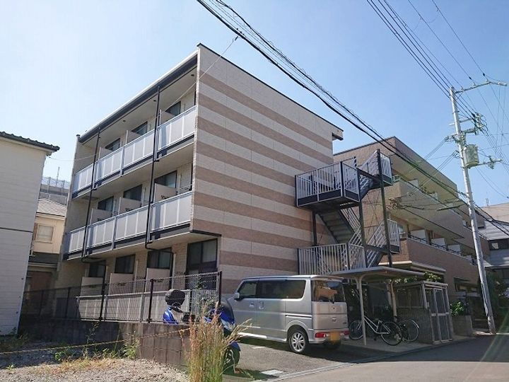 兵庫県尼崎市西長洲町２丁目 3階建 築18年9ヶ月