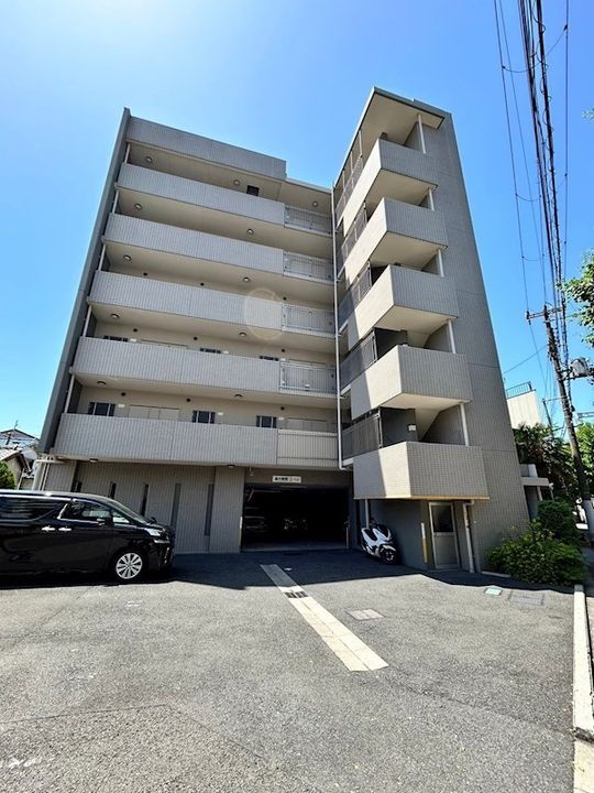 兵庫県尼崎市杭瀬南新町２丁目 6階建