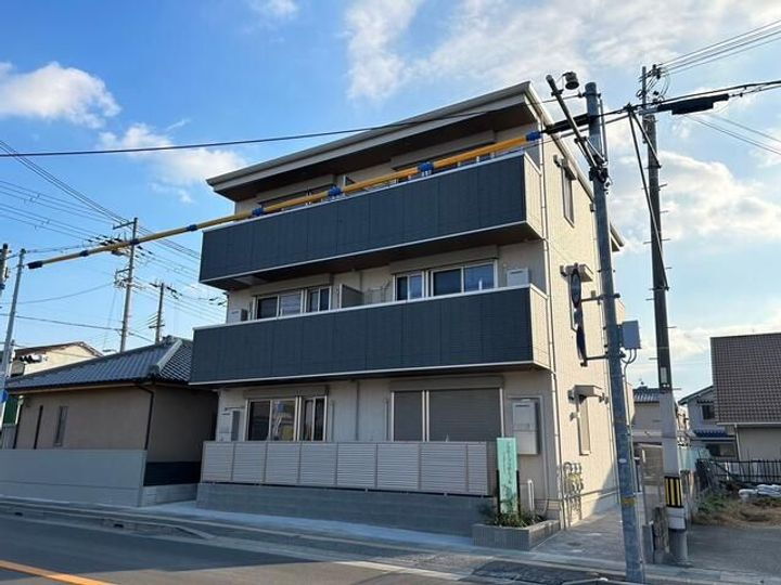 兵庫県明石市上ノ丸１丁目 3階建