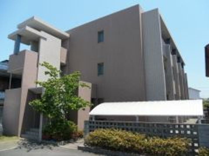 兵庫県明石市魚住町錦が丘３丁目 3階建 築17年10ヶ月