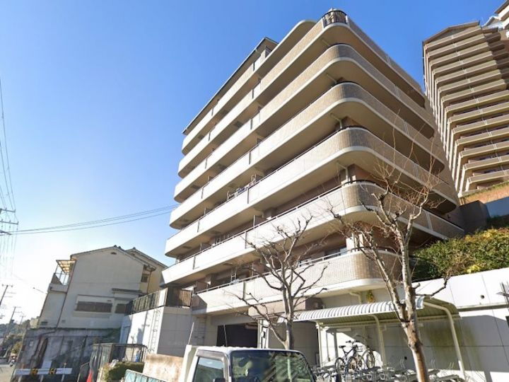 兵庫県神戸市垂水区塩屋町 8階建 築24年8ヶ月