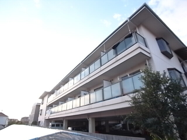 兵庫県神戸市西区伊川谷町有瀬 3階建 築32年9ヶ月