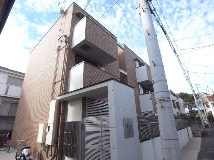 兵庫県神戸市須磨区須磨浦通５丁目 3階建 築10年8ヶ月