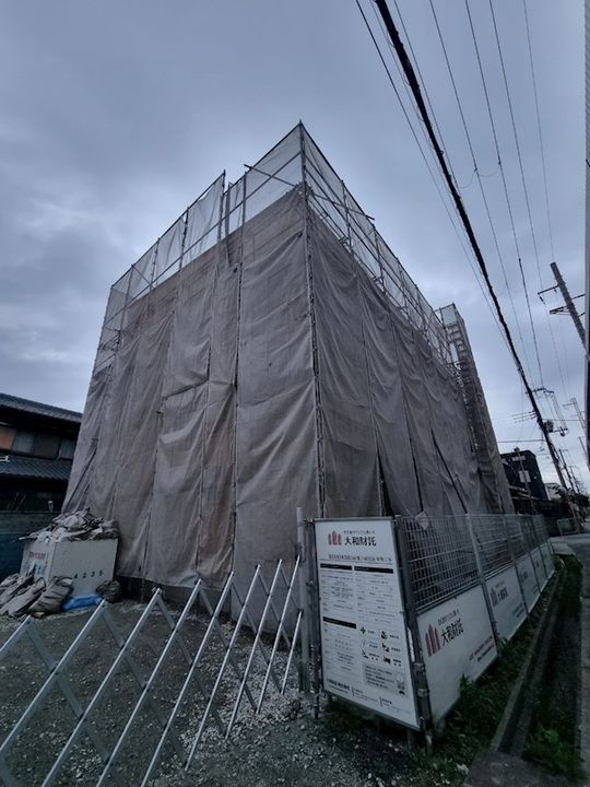 兵庫県明石市魚住町西岡 3階建 