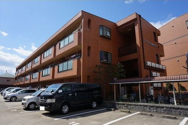 兵庫県尼崎市常吉１丁目 3階建 築31年5ヶ月