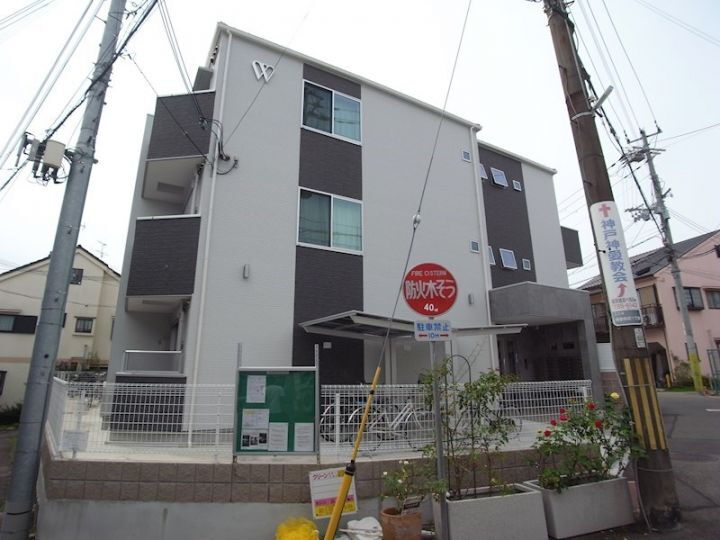 兵庫県神戸市須磨区離宮前町１丁目 3階建 築4年4ヶ月