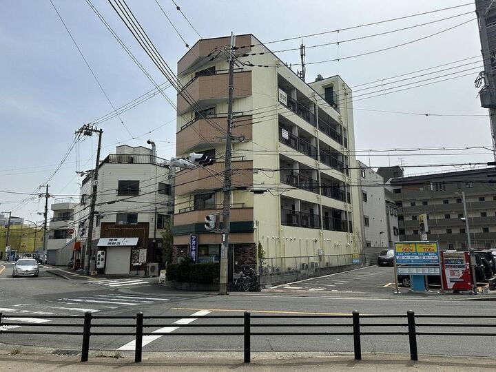 兵庫県尼崎市長洲中通１丁目 5階建 築33年