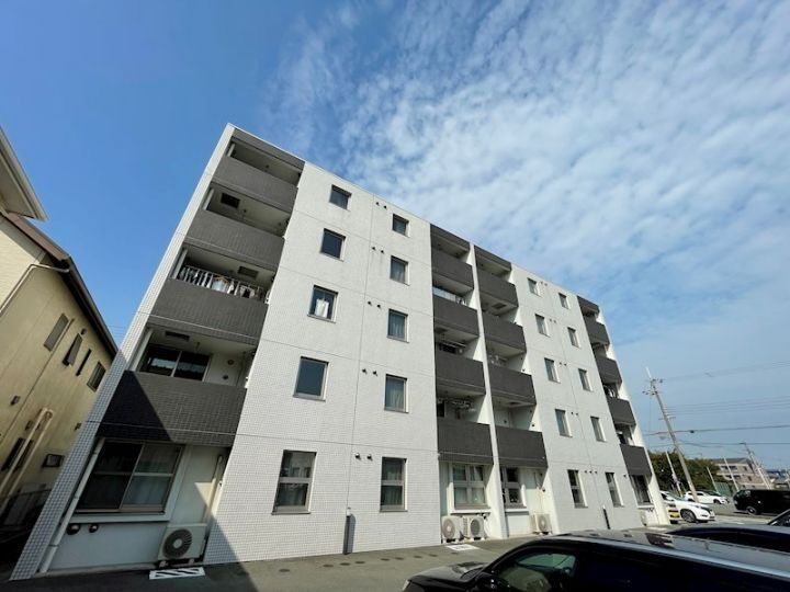 兵庫県姫路市飾磨区清水３丁目 5階建 築11年4ヶ月