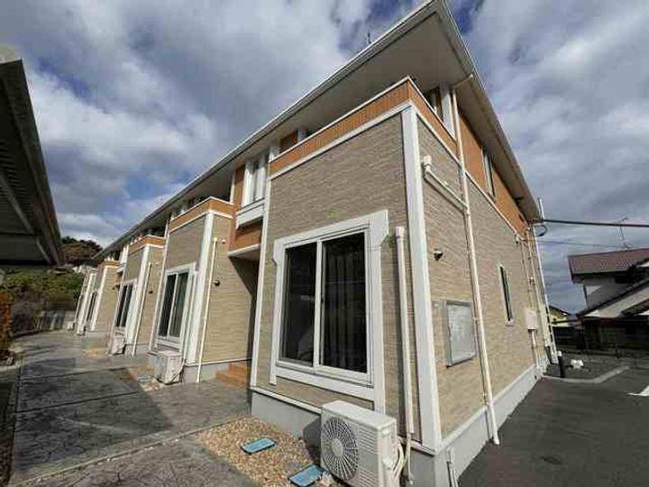 サンビレッジ　和 2階建