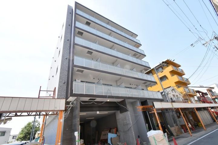 ソルテラス甲子園口クレアスト 6階建