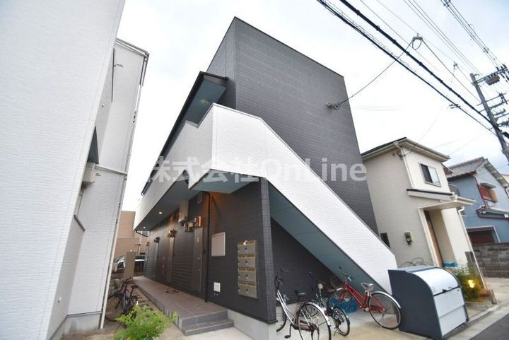 Ｌａｚｗａｒｄ　ＨｉｇａｓｈｉＯｓａｋａ 2階建