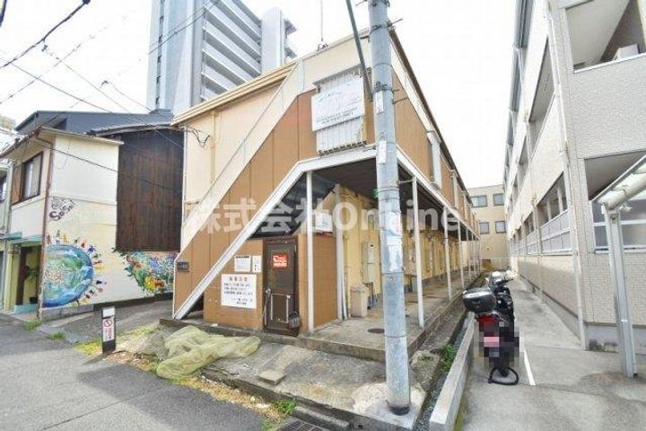 大阪府東大阪市荒川１丁目 2階建