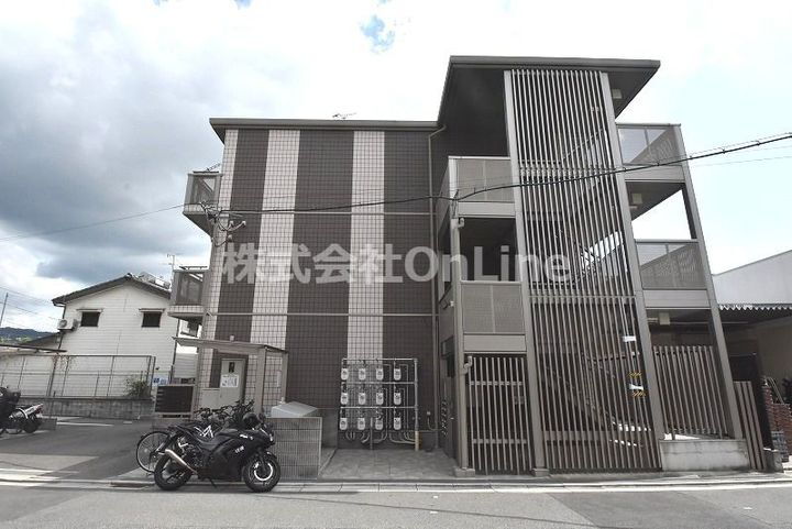 大阪府東大阪市花園東町２丁目 3階建 築9年9ヶ月