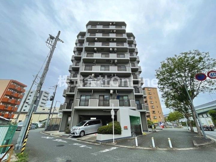 大阪府東大阪市長田東１丁目 8階建 築28年10ヶ月