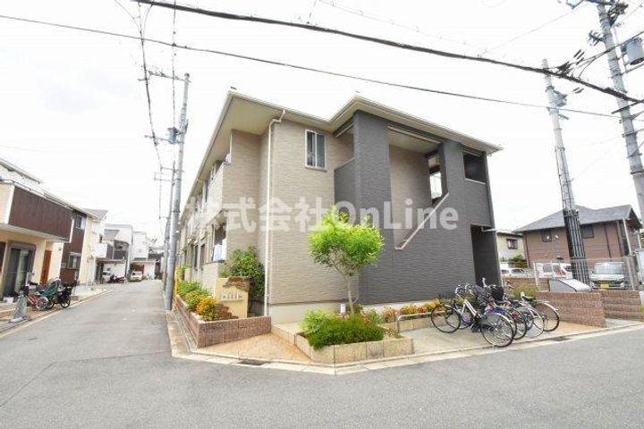 大阪府東大阪市長田１丁目 2階建 築8年9ヶ月