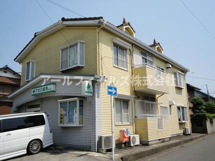 千葉県千葉市中央区松ケ丘町 2階建