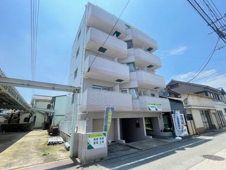 Ｒ　ＦＩＥＬＤＳ　ＮＩＳＨＩＡＲＡＩ