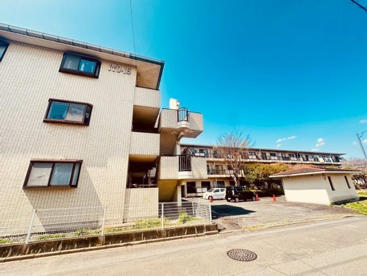 リレント安行 3階建