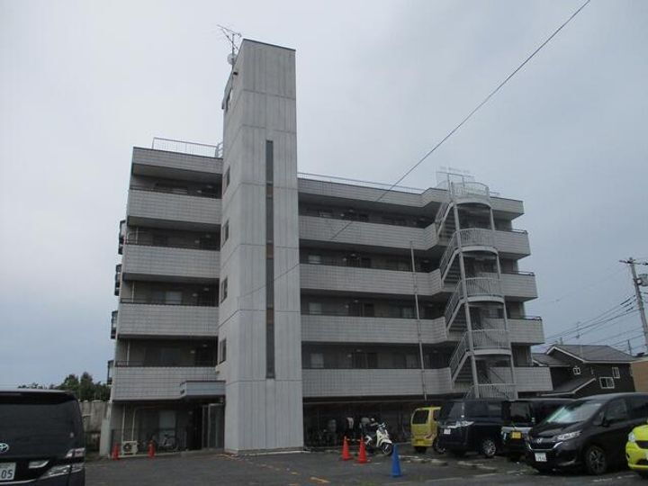 メゾンサンリバー 5階建