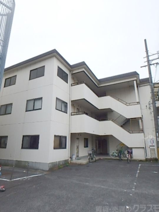 ロイヤルハイツ木村２号館 3階建