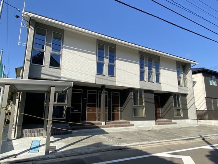 ＶＩＬＬＡ　ＣＯＵＲＴ　ＣＡＲＲＯＴ寺町 2階建