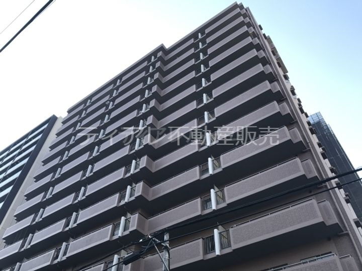 大阪府大阪市西区江戸堀３丁目 14階建