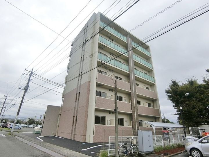 グランメールコート永田町 6階建