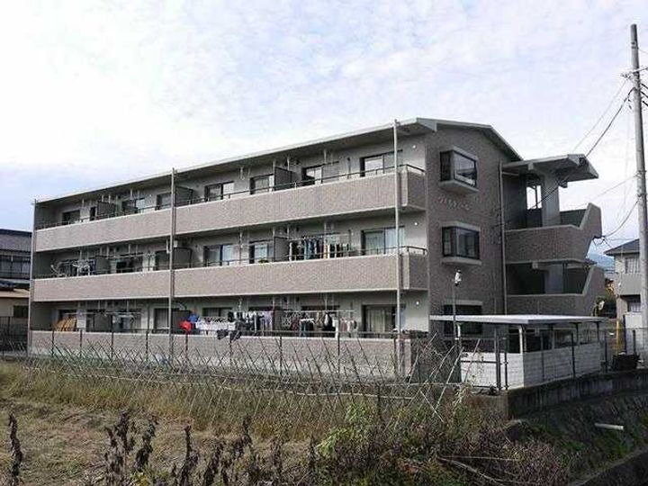 ヴェルドミール 3階建