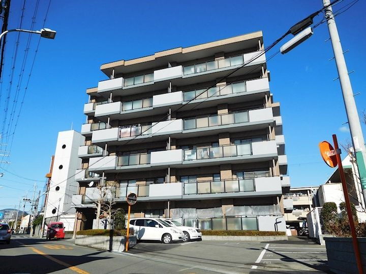 大阪府高槻市真上町１丁目 賃貸マンション
