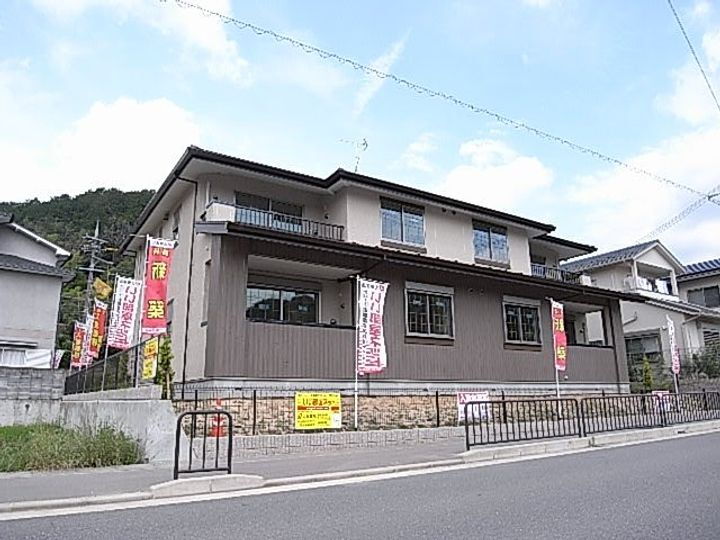 ウエストメゾンクワトロ