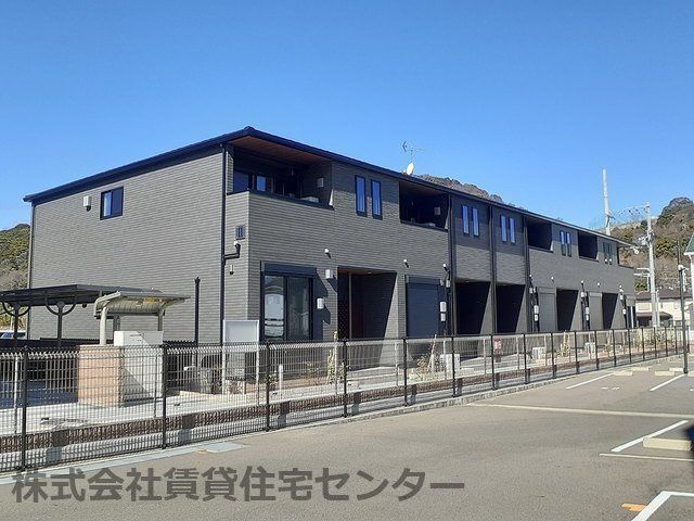 和歌山県和歌山市西庄 2階建 