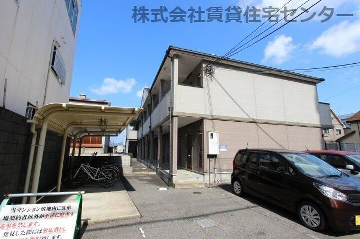 和歌山県和歌山市吉田 2階建 築22年4ヶ月