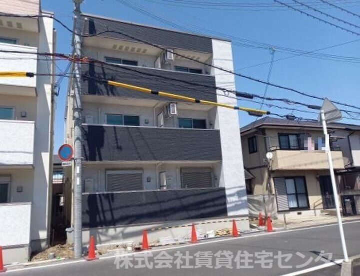 和歌山県和歌山市吹屋町５丁目 3階建 