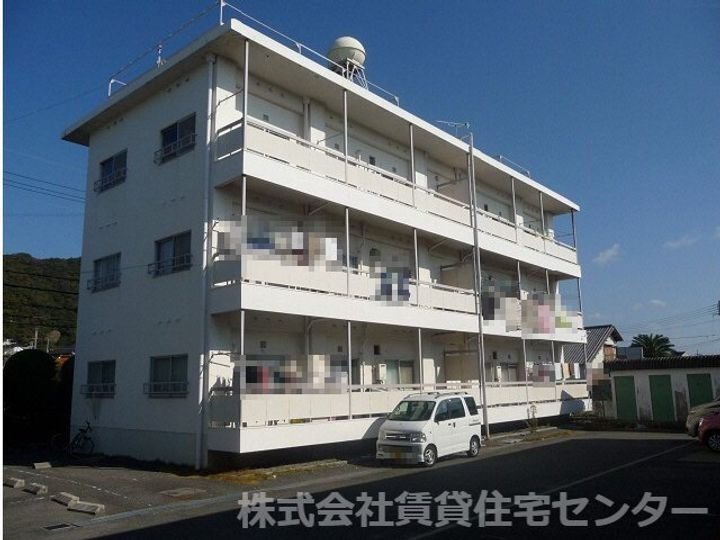 マンション栄谷 3階建