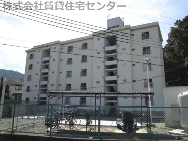 ハイツ下津 5階建