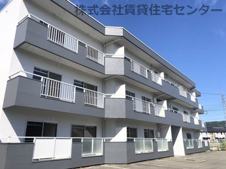 西粟マンション 3階建