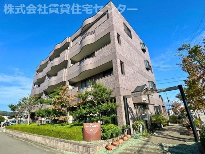 和歌山県和歌山市榎原 4階建 築23年8ヶ月