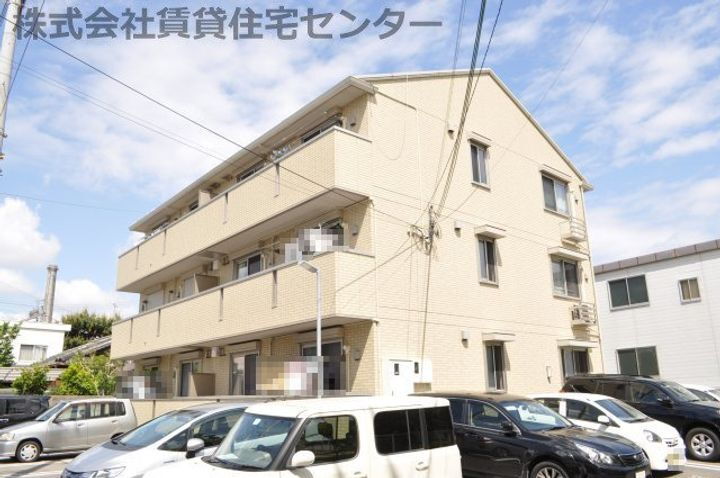 和歌山県和歌山市黒田 3階建