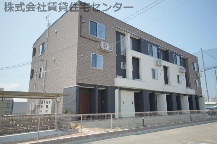 和歌山県和歌山市湊 3階建 築6年1ヶ月