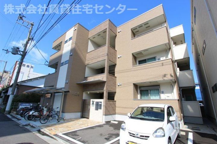 和歌山県和歌山市太田１丁目 3階建