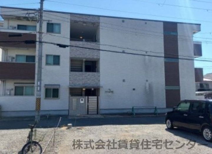 和歌山県和歌山市黒田 築9年3ヶ月 3階建