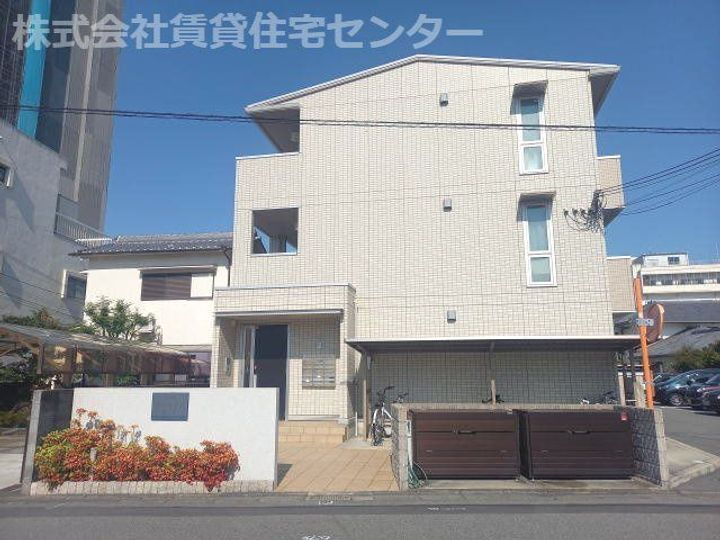 和歌山県和歌山市吹上２丁目 賃貸アパート