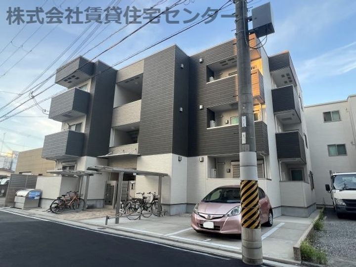 和歌山県和歌山市田中町３丁目 築4年5ヶ月 3階建
