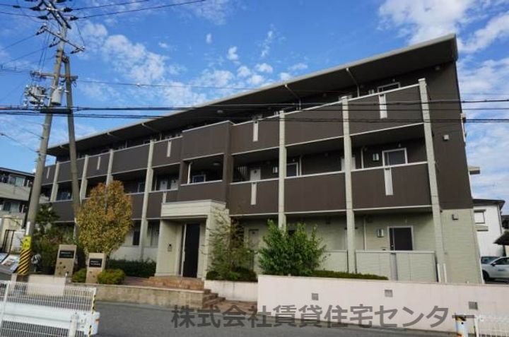 和歌山県和歌山市杭ノ瀬 築15年5ヶ月 3階建