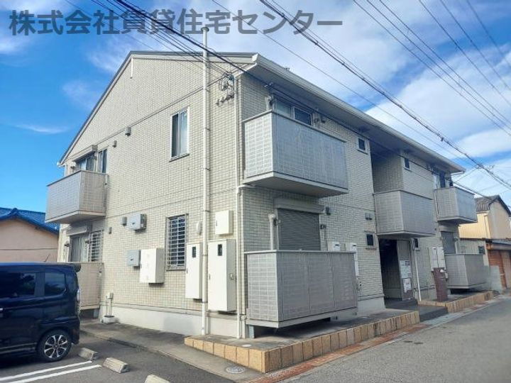 和歌山県和歌山市福島 築8年8ヶ月 2階建