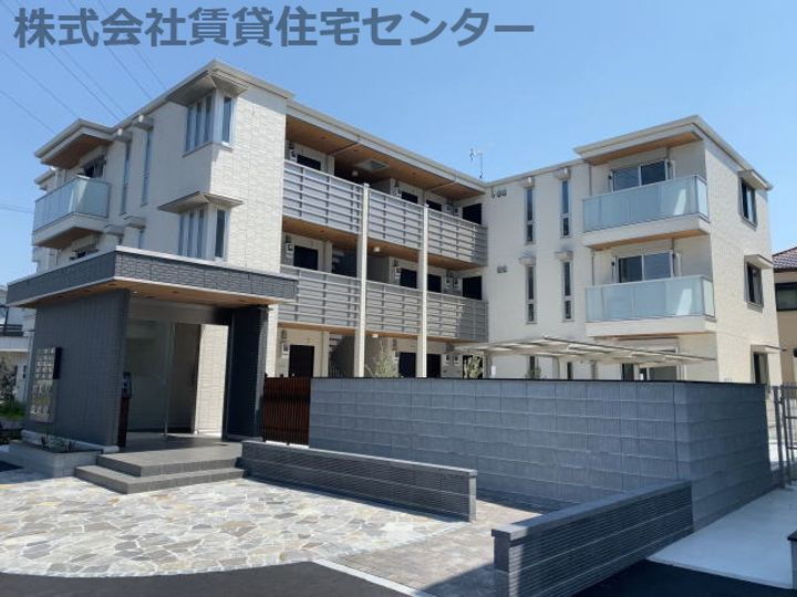 和歌山県和歌山市松島 築2年7ヶ月 3階建