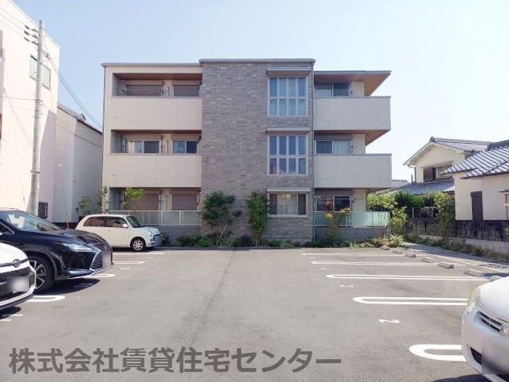 和歌山県和歌山市太田４丁目 築1年7ヶ月 3階建